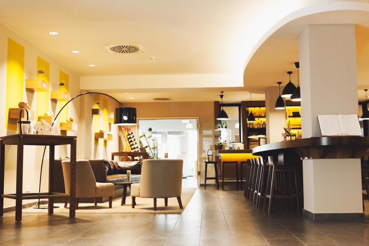 Weinhotel Kaisergarten อัลไซย์ ภายนอก รูปภาพ